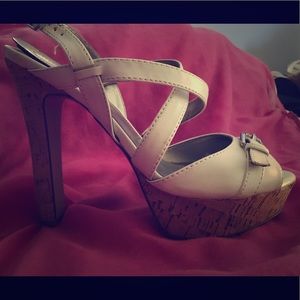 Guess size 9 Size platform strappy sandals